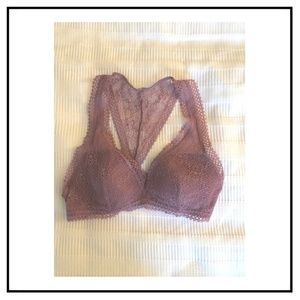 Victoria's Secret: Lacy Lavender Bralette - XS